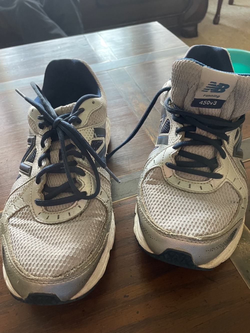 New Balance Men's Sneakers in Light Gray and Navy